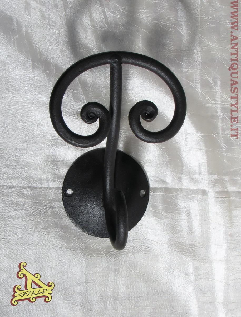 Appendini vari, oggetti vecchi e antichi, antiqua style, antichità ...