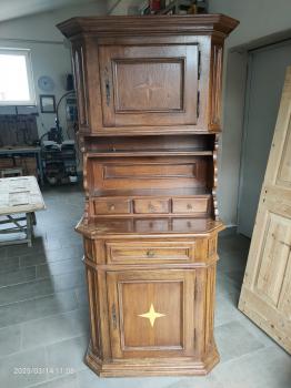 mobile_due_corpi_tinta_noce.jpg mobile_due_corpi_tinta_noce.jpg